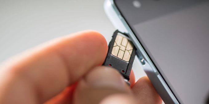 Der südkoreanische Mobilfunkanbieter SK Telecom tauscht die SIM-Karten seiner rund 23 Millionen Kundinnen und Kunden aus. (Symbolbild) SIM-Karte