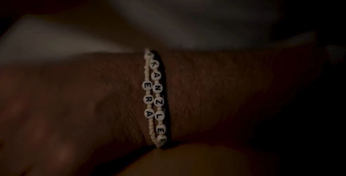 Das Armband von Robert Habeck. Robert Habeck