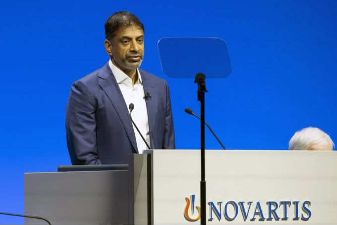 Laut der Studie von Unia verdiente Vas Narasimhan, CEO des Schweizer Pharmakonzerns Novartis, 2023 am meisten. (Archivbild) unia
