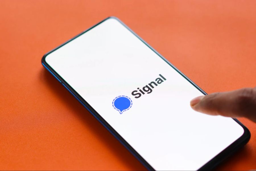 Signal Smartphone Finger