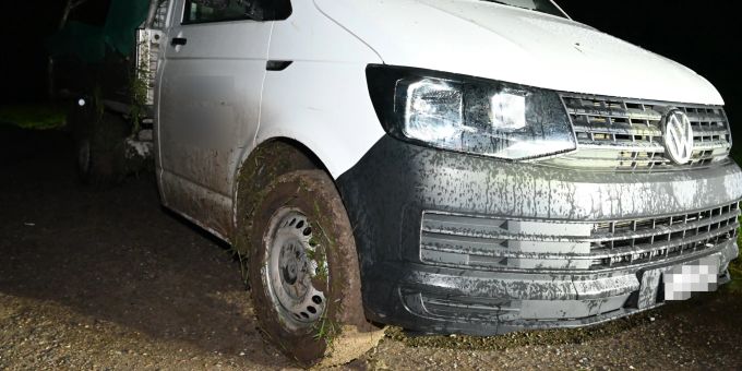 Oberstetten: Fahrunfähig Selbstunfall verursacht. Fahrunfähig Selbstunfall verursacht.
