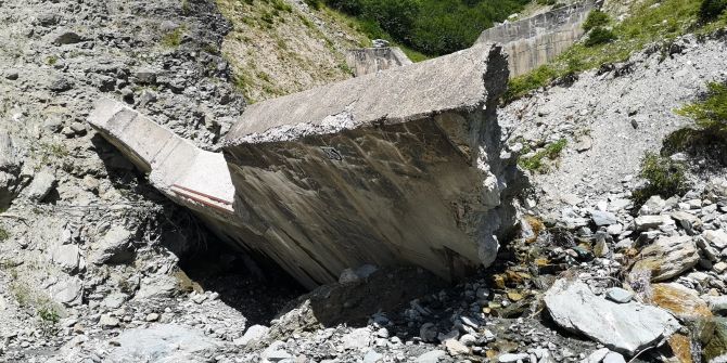 Wildbach bei Schluein