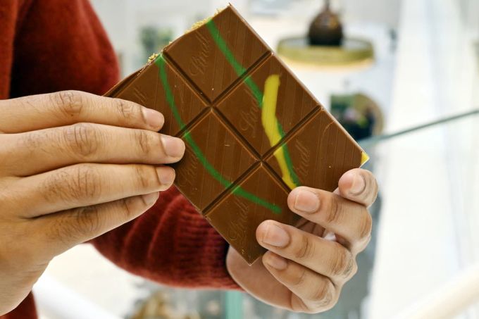 Lindt & Sprüngli hat eine eigene Dubai-Schokolade entwickelt. Dubai Schokolade Lindt