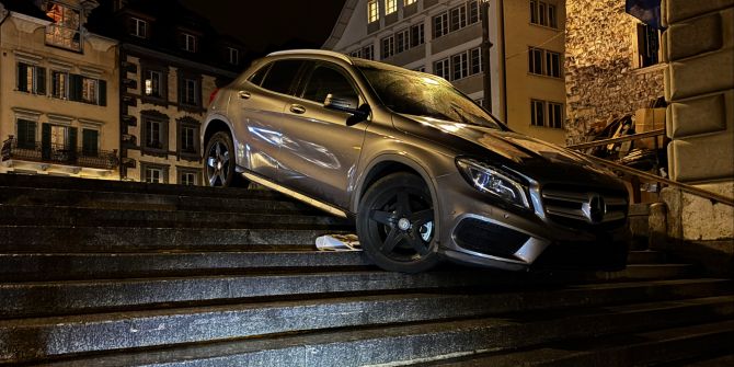 Auto Rathaustreppe Luzern