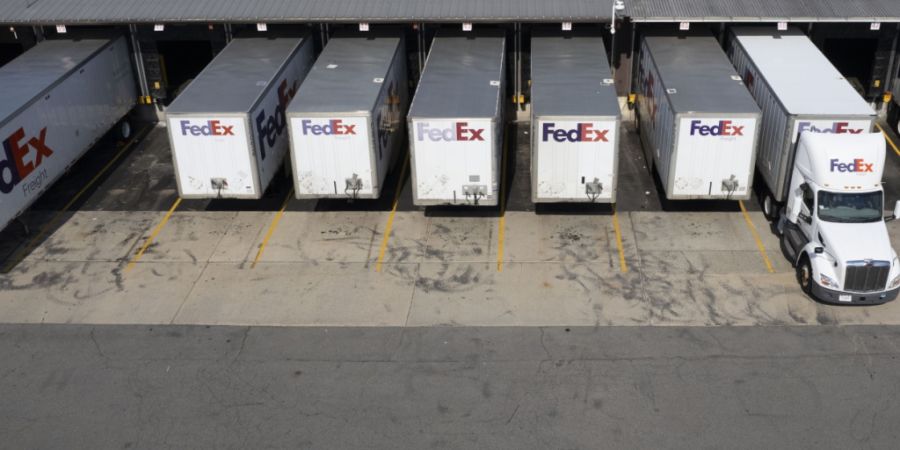 Der Logistikkonzern Fedex fordert die Rückerstattung von Zöllen, die von der US-Regierung verhängt worden waren. (Archivbild)