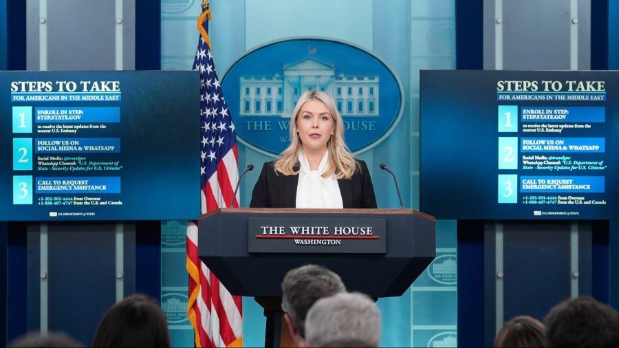 Karoline Leavitt, Sprecherin des Weissen Hauses, verteidigt derweil Trumps Strategie im Iran-Krieg.