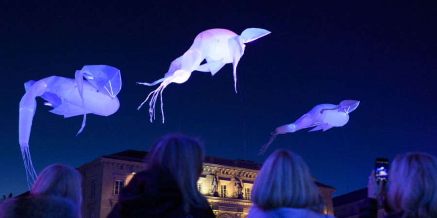 Die Stadt Bern und die Gemeinde Ostermundigen wollen ihrer Bevölkerung mit einer Wirtschaftsnacht das Gewerbe näherbringen. (Symbolbild)