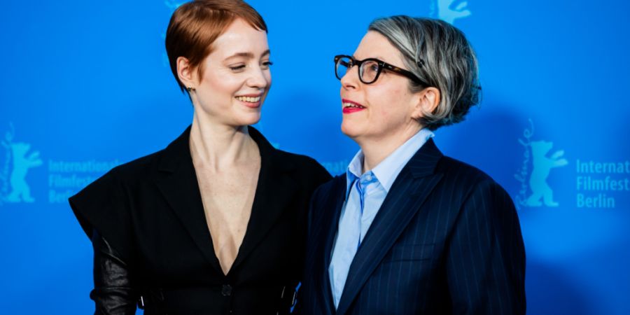 Schauspielerin Leonie Benesch (l) und Regisseurin Petra Volpe (r) haben an der Berlinale 2025 die Weltpremiere ihres Filmes «Heldin» gefeiert. Seither erhielt der Spielfilm zu ehren des...