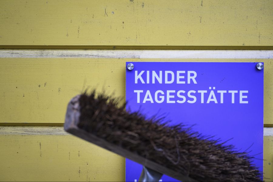 Erst nach einer zweiten Verdächtigung im Februar 2026 wurde der Mann freigestellt.