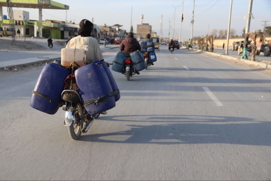 Dadurch steigen die Benzinpreise, es kommt zu grossen Unsicherheiten. Einige Länder haben deswegen Massnahmen ergriffen.
