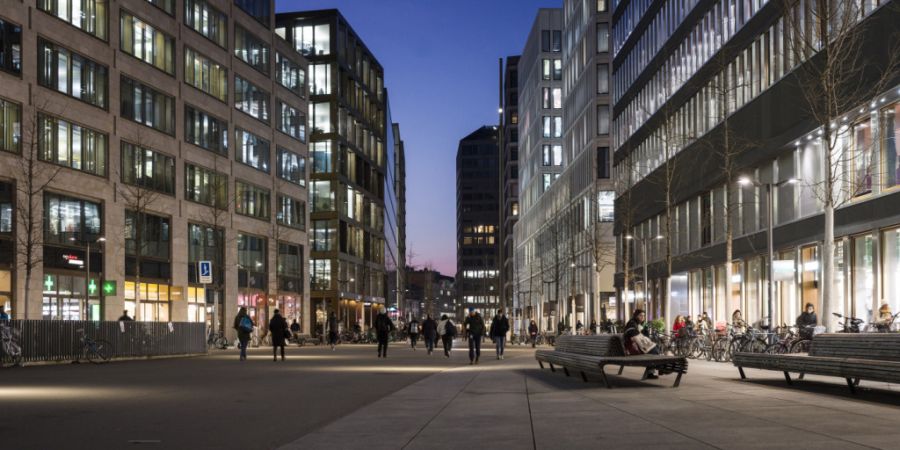 Viele Zürcherinnen und Zürcher fühlen sich im eigenen Kanton nicht mehr richtig zuhause. Gemäss einer Studie des Kantons gibt es ein zunehmendes «Fremdheitsgefühl». Im Bild die Eur...