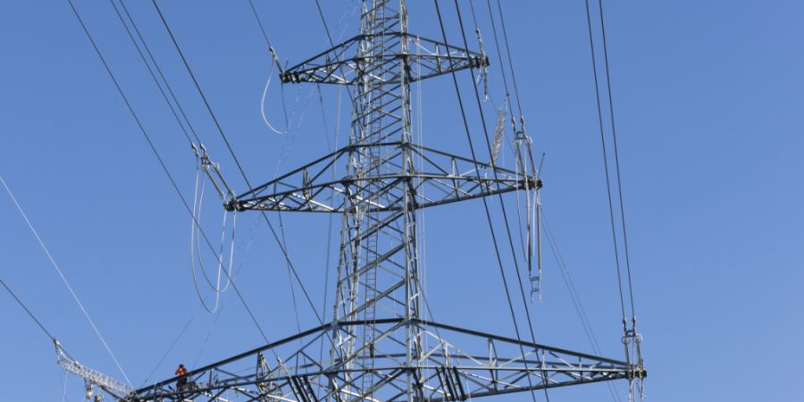 In Giswil sollen keine bis zu 60 Meter hohe Höchstspannungsleitungen zu sehen sein. (Symbolbild)