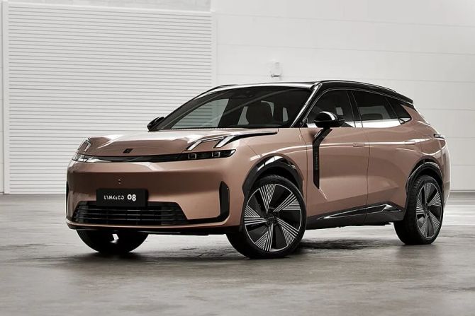 Lynk & Co 8
