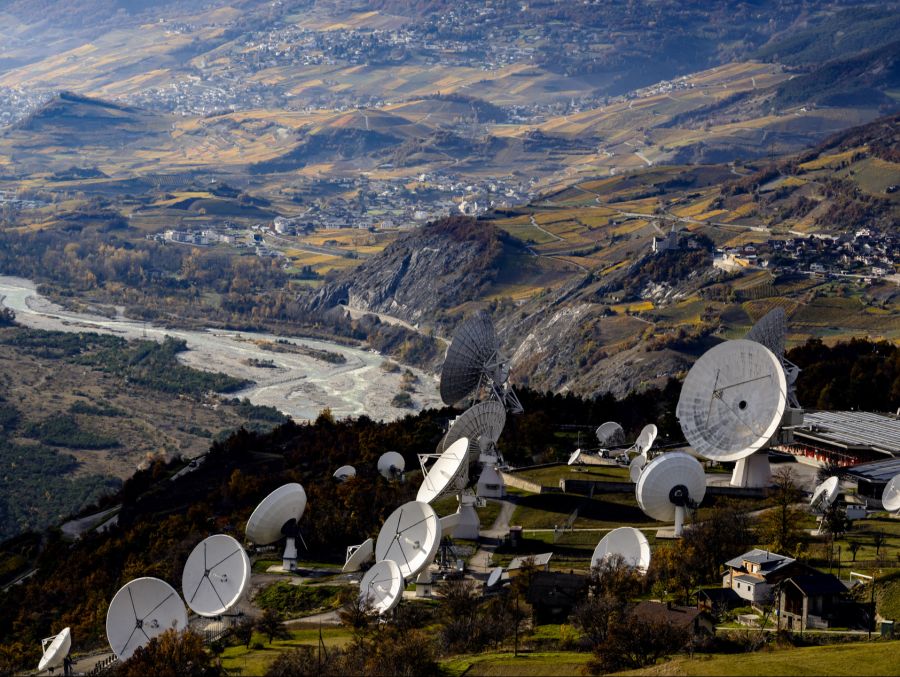 Seit Monaten stockt der russische Vormarsch durch Kommunikationsprobleme und Starlink-Störungen. Auf dem Bild: Starlink-Satelliten in der Schweiz.