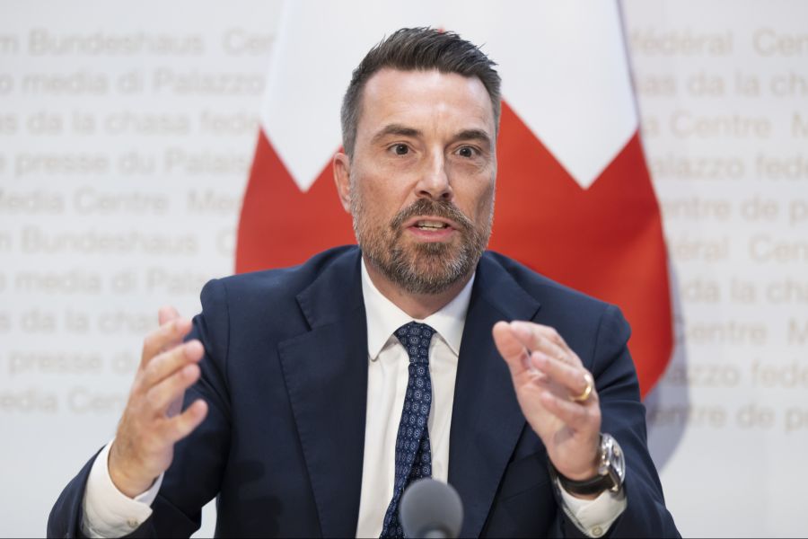 Der NDB (hier Direktor Serge Bavaud) will den Empfehlungen der Aufsichtsbehörde nachkommen.