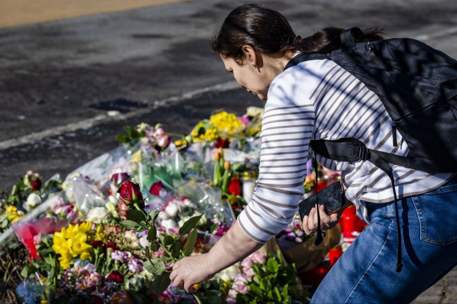 Zahlreiche Schüler hätten das Unglück live miterlebt oder gefilmt, so die Schule.