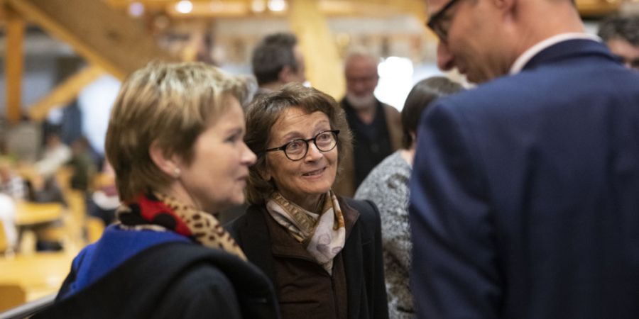 Eveline Widmer-Schlumpf (in der Bildmitte) war die erste Frau, die den Sprung in die Regierung schaffte.