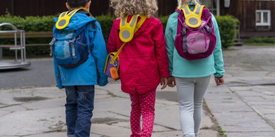 Das Zürcher Verwaltungsgericht musste sich mit dem Schulweg eines Kindergärtlers befassen. Es hält einen rund 1,2 Kilometer langen Weg trotz einer Baustelle für zumutbar. (Symbolbild)