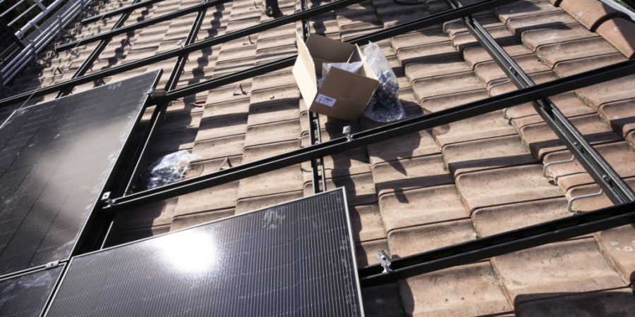 Der geplante Grossbatteriespeicher der EWN in Buochs soll überschüssigen Strom aus erneuerbaren Energien zwischenspeichern und bei Bedarf wieder ins Netz einspeisen. (Symbolbild)