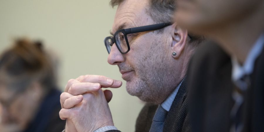 Regierungsrat Peter Peyer nahm im Bündner Parlament verschiedene Vorschläge zur Bekämpfung der organisierten Kriminalität entgegen.