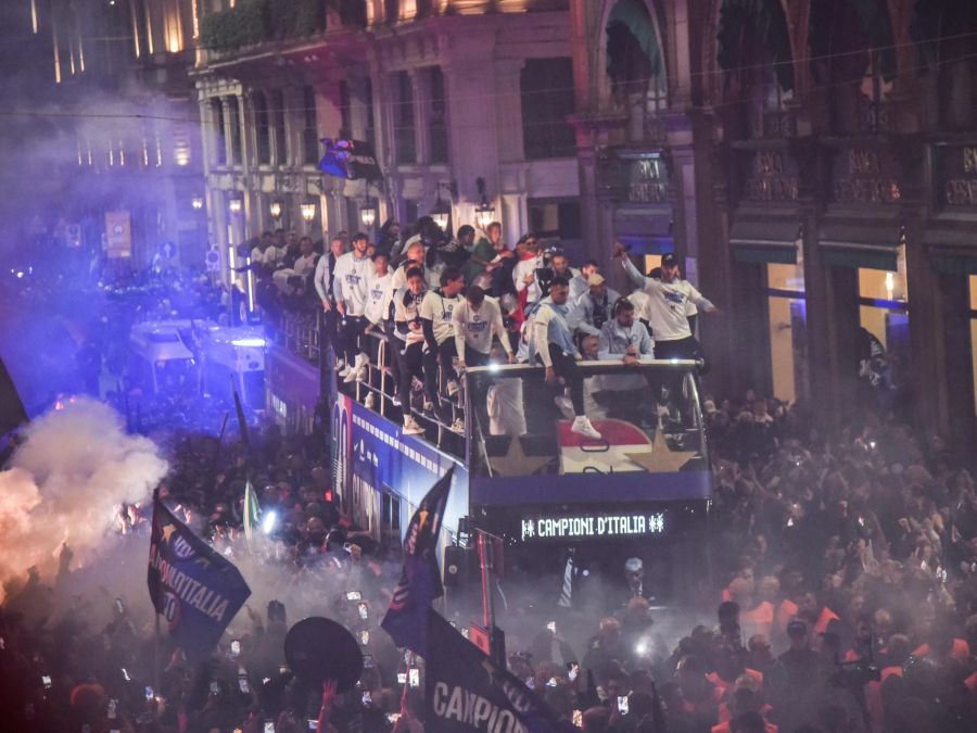 Per Bus ging es vom Stadion bis zum Mailänder Dom.