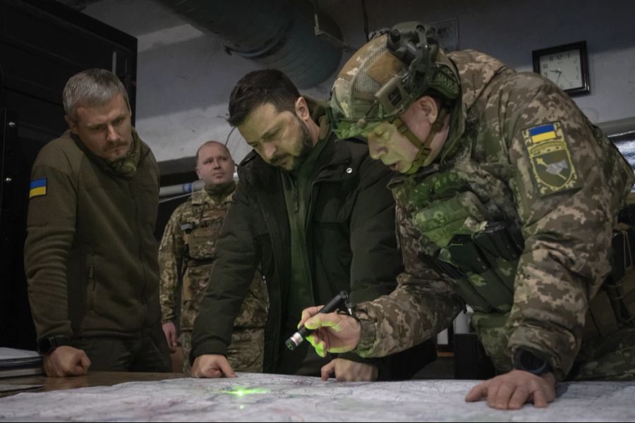 Laut ukrainischen Angaben steht dabei die Kleinstadt Tschassiw Jar im Fokus.