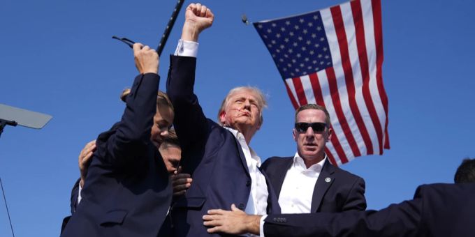 Das Faust-Bild von Donald Trump geht um die Welt – und sorgt für Gesprächsstoff. Donald Trump