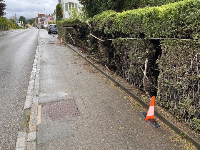 Beim Unfall entstand ein Sachschaden. Sachschaden.