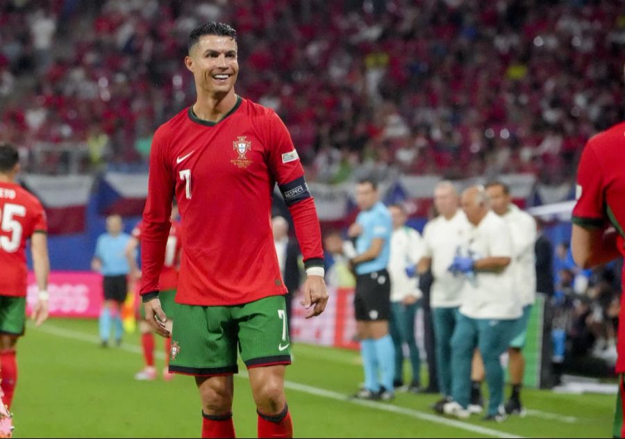 Cristiano Ronaldo freut sich über den Sieg seiner Portugiesen bei der EM 2024.