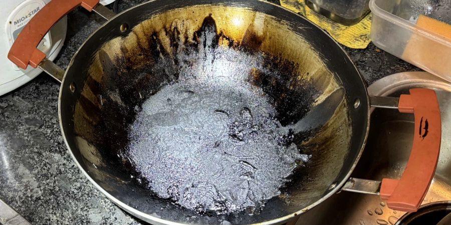 Beim Kochen eingeschlafen.