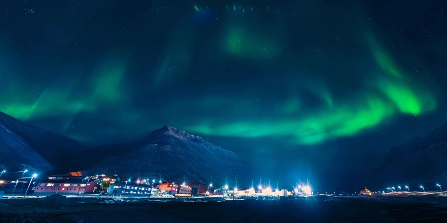 Polarlichter über Longyearbyen