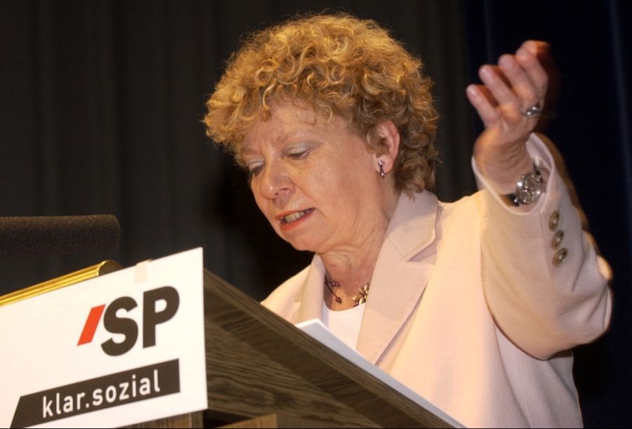 Üblicherweise schalten Parteien nach dem Tod ihrer ehemaligen Präsidenten Todesanzeigen in Zeitungen.