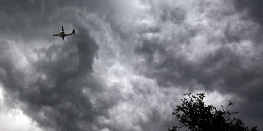 Flugzeug Wolken Gewitter Ryanair