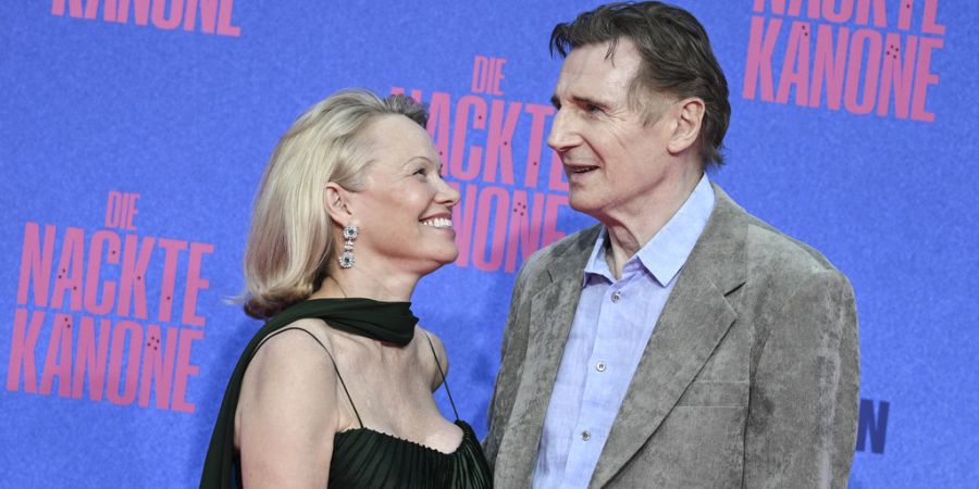 Pamela Anderson Liam Neeson