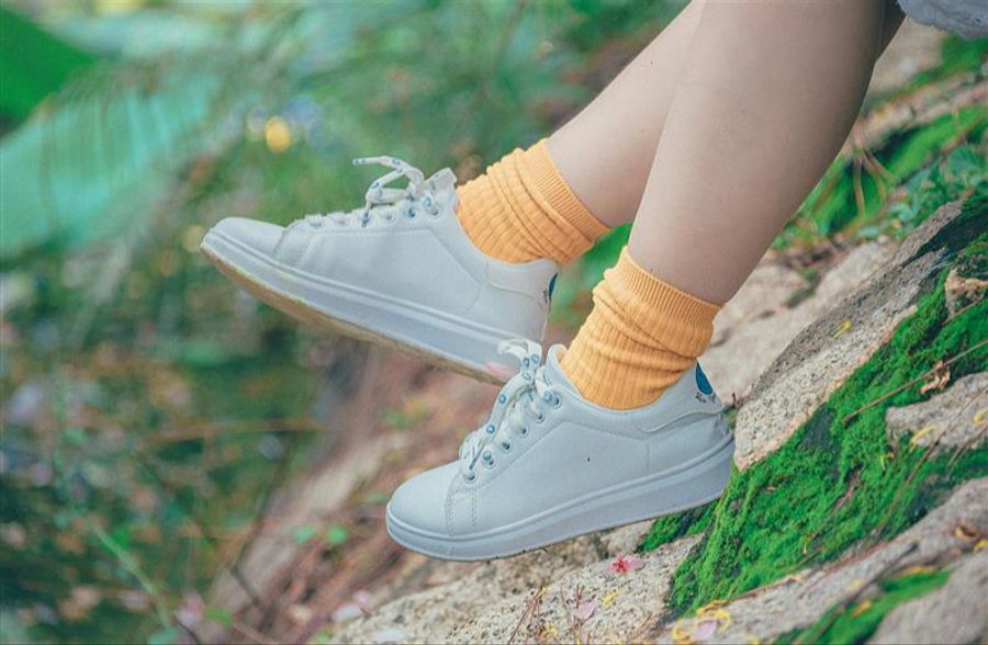 In Magdeburg (D) hat ein 28-Jähriger vor Kitas und Grundschulen mehrfach versucht, Kindern getragene Socken abzukaufen. (Symbolbild)