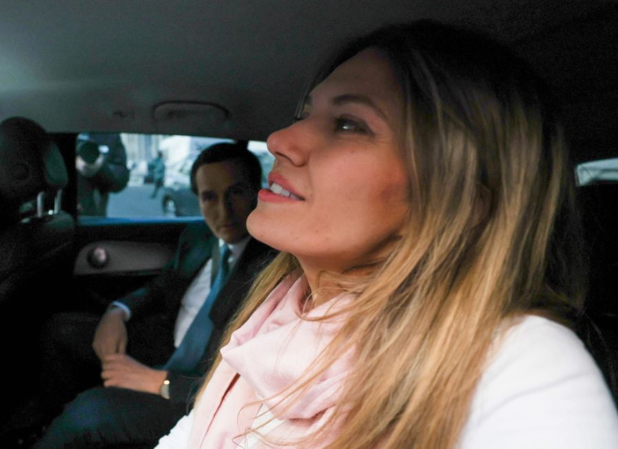 Jetzt arbeitet die 46-Jährige schon an ihrem Polit-Comeback: «Niemand kann ihr den Weg in die Politik versperren», erklärt ihr Anwalt.