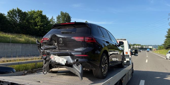 Auffahrkollision auf Stadtautobahn