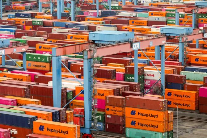 Containerterminal Hafen Zölle