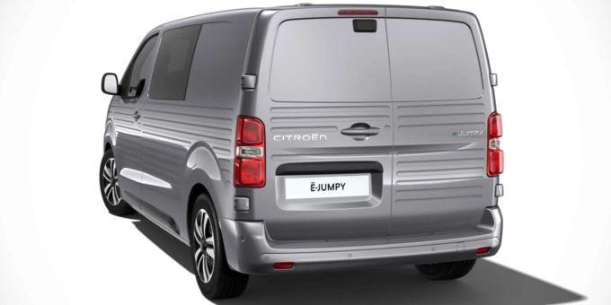 Die Sicken und Rillen im Blech sind hier nur Optik. citroen-e-jumpy-type-h-pac