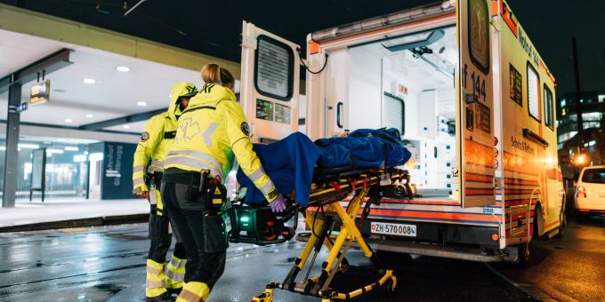 Viele Patientinnen und Patienten sind bei einem Notfall unterkühlt. (Symbolbild) Unterkühlung