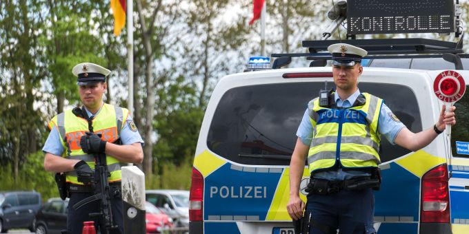 Die deutschen Grenzen werden nach Anweisung des Bundesinnenministers stärker kontrolliert. (Archivbild) Grenzkontrolle