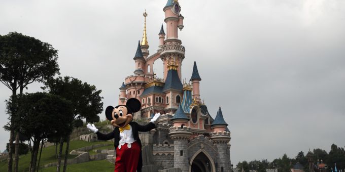 Eine vermeintliche Hochzeit im Disneyland Paris wurde durch die Polizei gestoppt. Die Braut war erst neun. Disneyland Paris