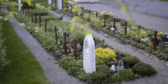 Die Sterblichkeit bei unter 65-Jährigen in der Schweiz ist aktuell aussergewöhnlich tief. (Symbolbild) Friedhof