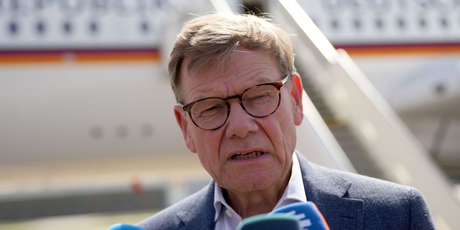 Aussenminister Johann Wadephul (CDU) reist nach Japan und Indonesien. Auch dort wird die Lage in der Ukraine und der Umgang mit China eine grosse Rolle spielen.