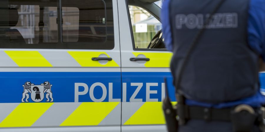 Am Mittwochmorgen kam es in der Rheingasse in Basel zu einem Verkehrsunfall mit einem Lastwagen. (Symbolbild)