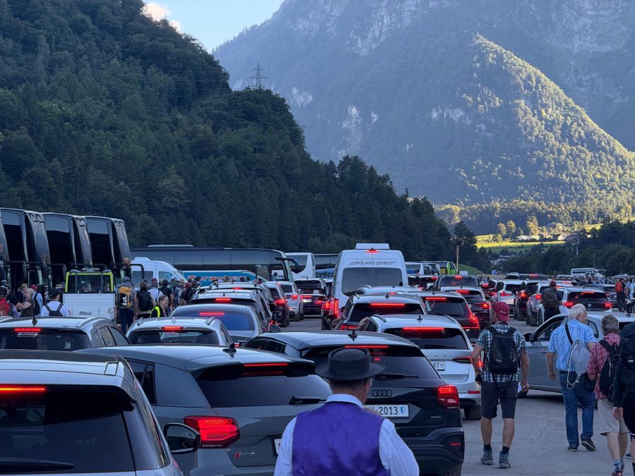 Auf den Parkplätzen herrsch zurzeit Chaos.