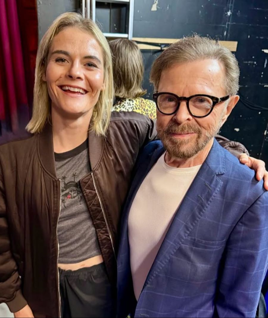 Der Musikstar sass bei Hazel im Publikum.