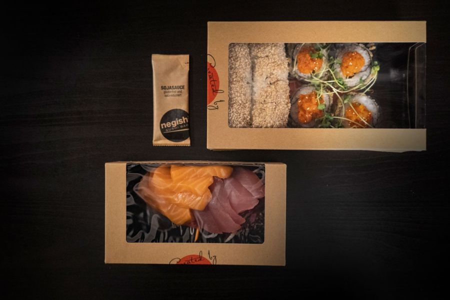 Die Familie Wiesner Gastronomie AG probierte nachhaltigere Materialien als Plastik aus, verwendet aber wieder Portionsbeutel aus Plastik.