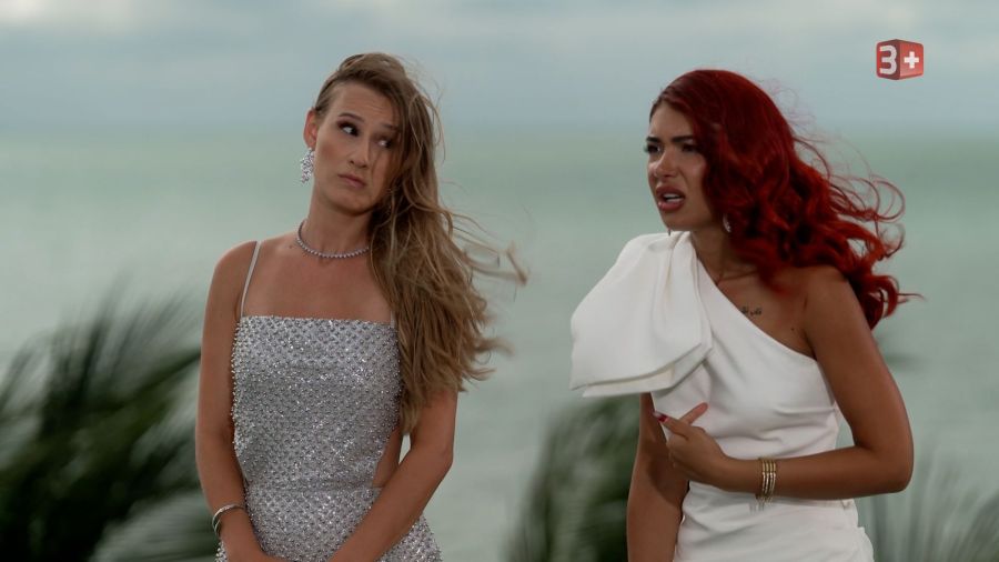 Céline und Cati standen im «Bachelor»-Final. Cati bestreitet die Behauptung, dass sie einen Freund hat.