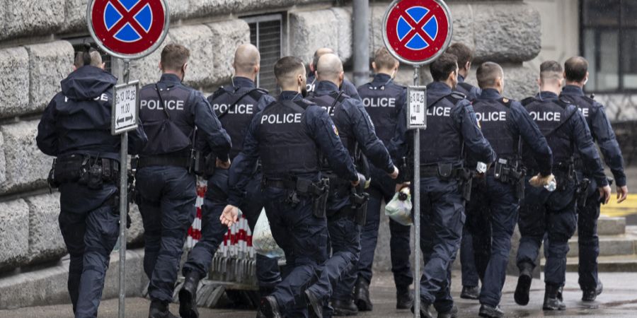 Polizisten Bern